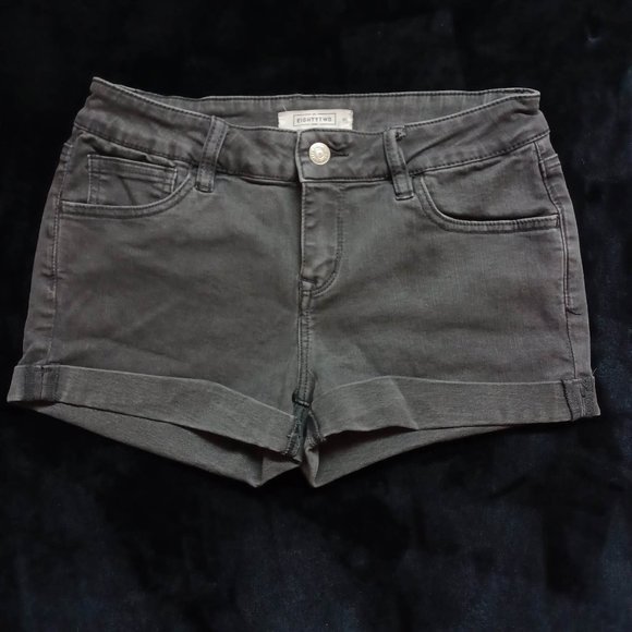 black/greyish / stretch jean shorts with pockets - Picture 1 of 4